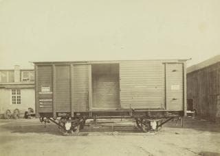 Houten gesloten goederenwagen