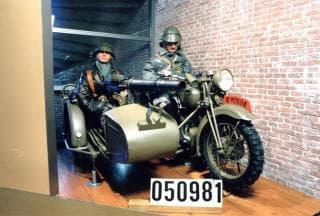 motorrijwiel met mitrailleur