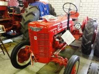 B, staat voor Britain.