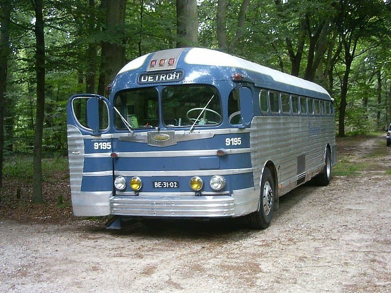De eerste moderne autobus
